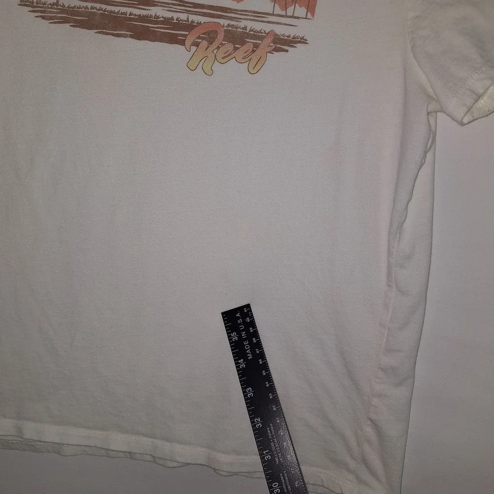 Reef T-Shirt Men's Size M Off White‎ Short Sleeve Crew Neck California Surf
